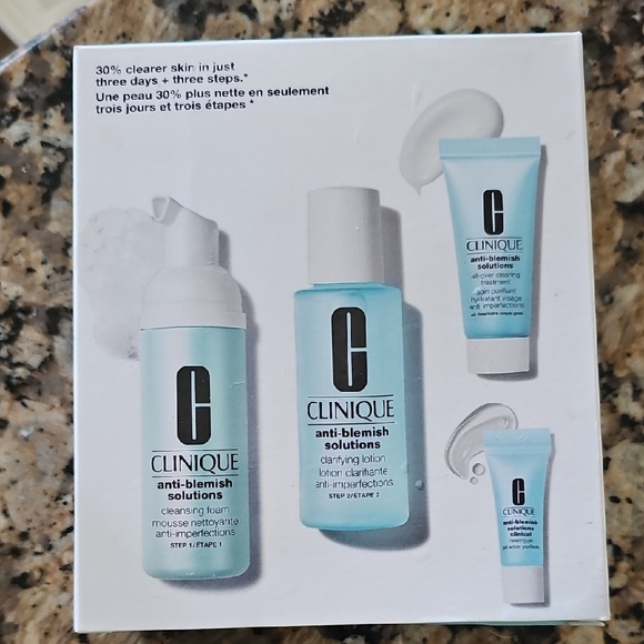 Clinique Anti-Blemish Solutions Skincare Set - Travel Sizes, New In Box! - Picture 1 of 7